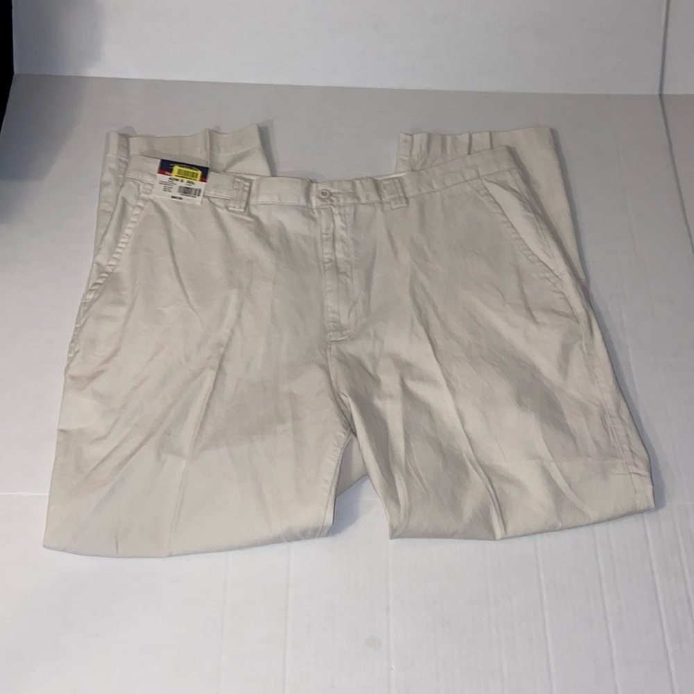 Roundtree And Yorke Oxford Chino Classic Fit Flat Front Size W 42  X 30 L Pants
